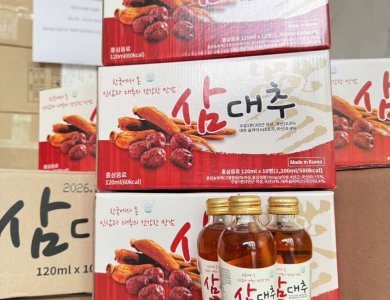 NƯỚC HỒNG SÂM CHAI NGUYÊN CỦ & TÁO ĐỎ HÀN QUỐC