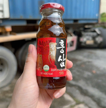 Nước hồng sâm Hoàng đế (180 ml x 12 chai)
