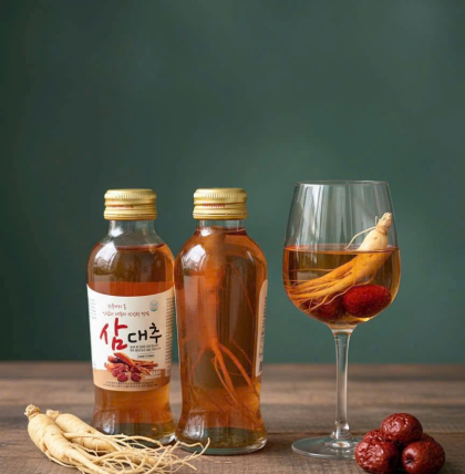 NƯỚC HỒNG SÂM CHAI NGUYÊN CỦ & TÁO ĐỎ HÀN QUỐC